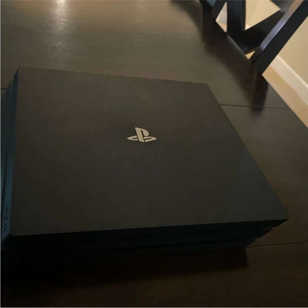 PS4 PRO-used